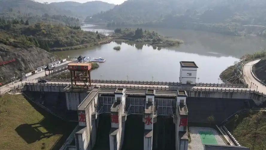 垫江龙滩水库通水日供水量5万吨缓解当地供水难
