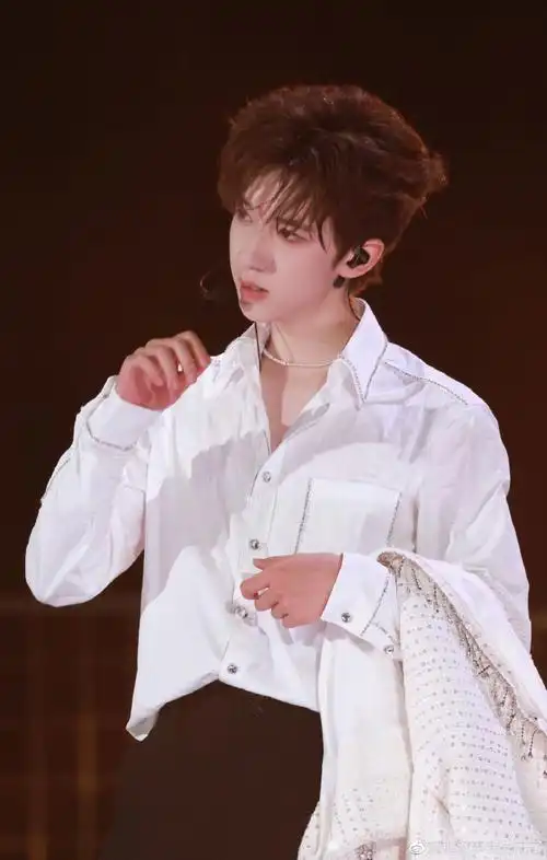 贺峻霖新歌eyesforyou