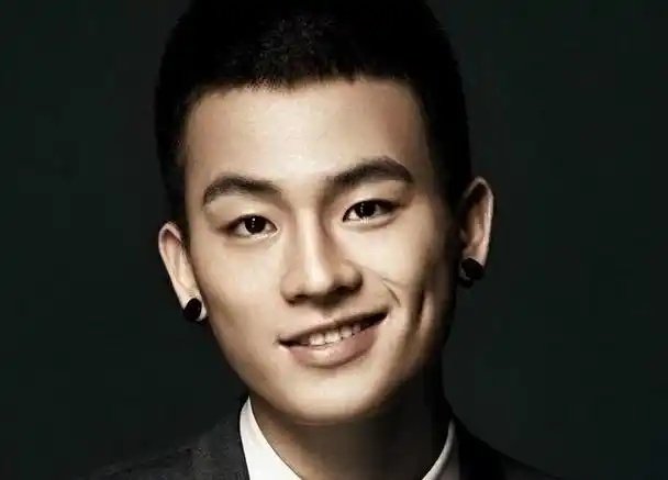 有种整容叫欧豪分手前女马思纯变化不大他却像换个人