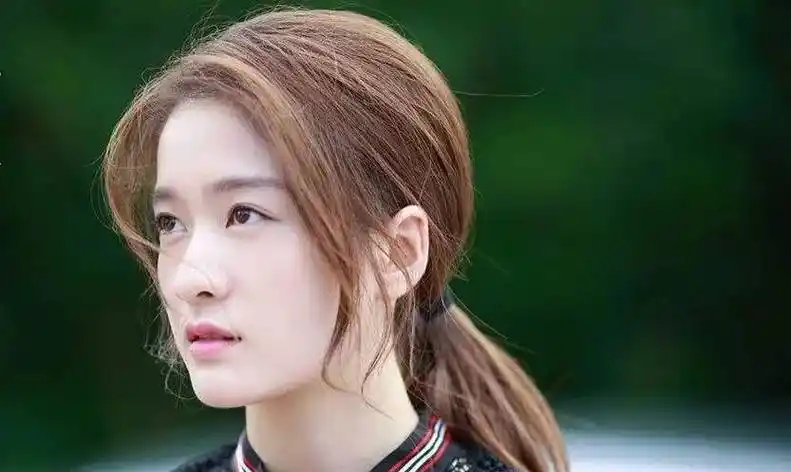 章子怡力捧,演技一流,本一路坦途,却突然路人缘崩溃销声匿迹_张雪迎