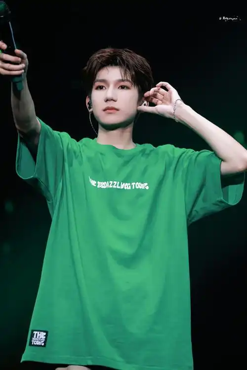 王源陆虎祝赵英俊生日快乐##王源客厅狂欢巡演