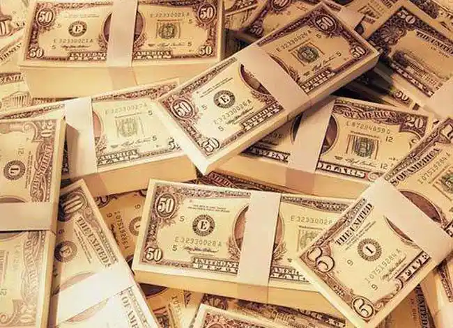 土豪手握亿万现金 网友感叹中国贫富差距太大