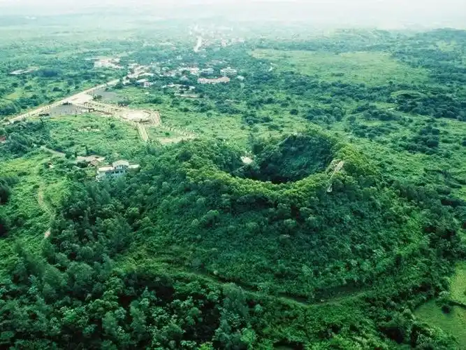 雷琼海口火山群世界地质公园