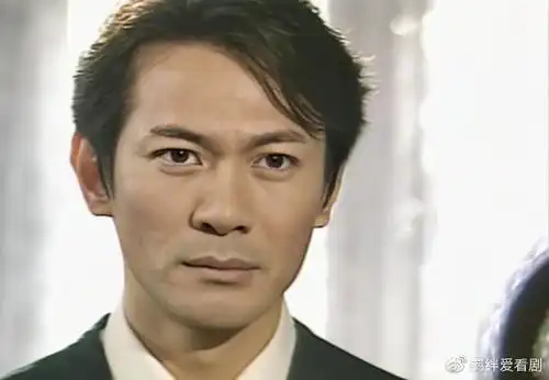 香港演员杨淇因疫情没戏拍转行做保安稳定的工作才是立命之本