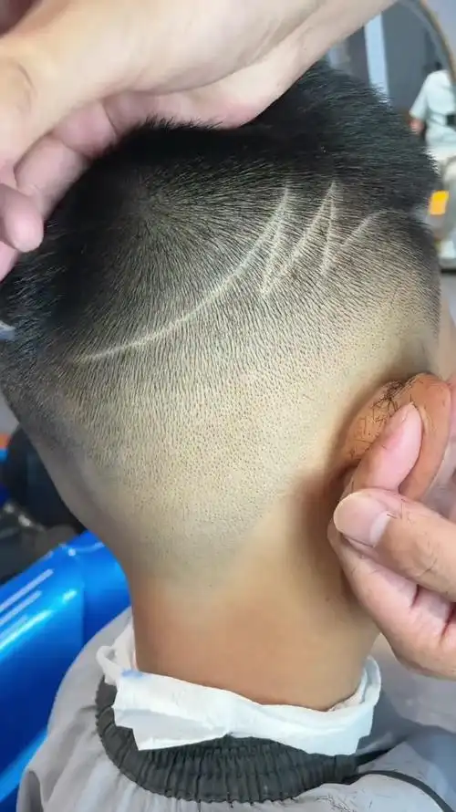 儿童侧面发型加雕刻