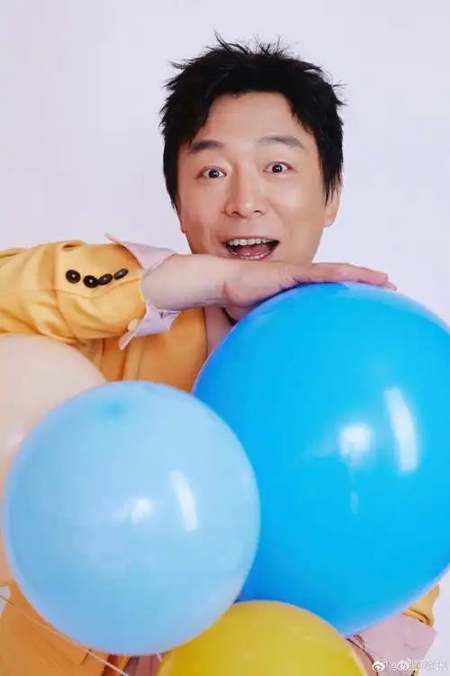 黄渤换头像了##黄渤一个头像宣传三部电影