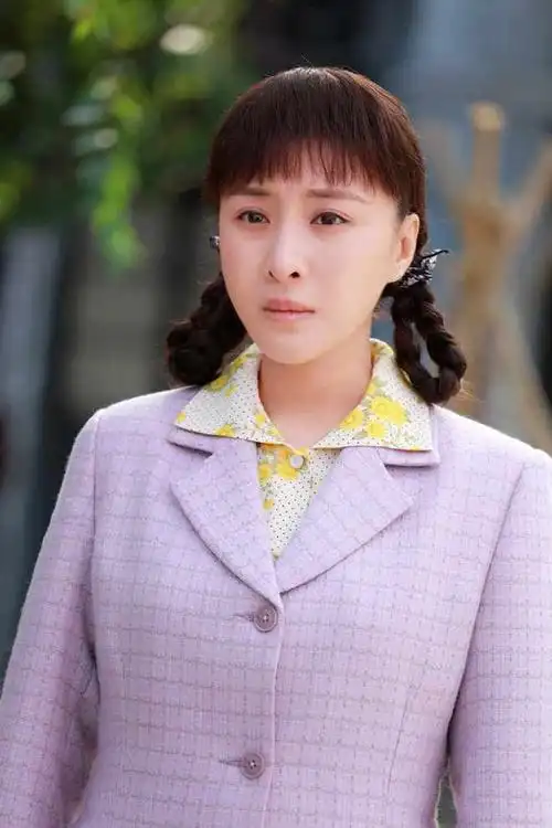 王雅捷《养母》成时髦精 引领70年代时尚潮流风|演员|林秋雯_网易娱乐