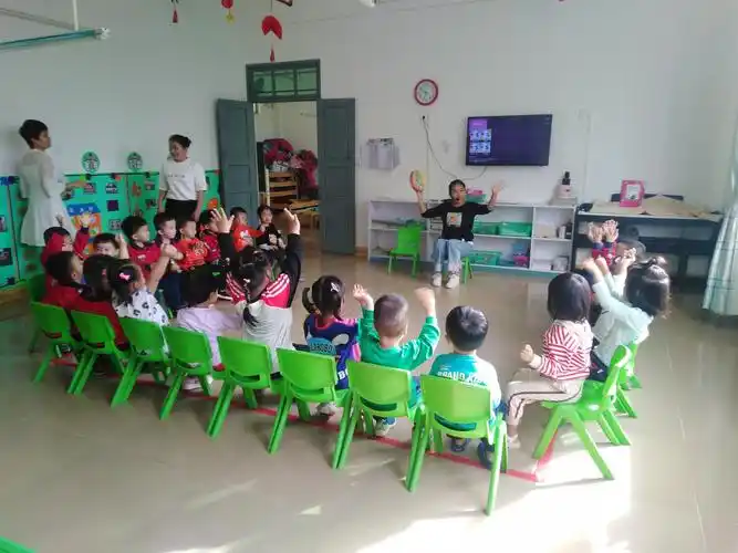 展课堂风采,促共同成长——文昌市重兴中心幼儿园教师公开课教研活动