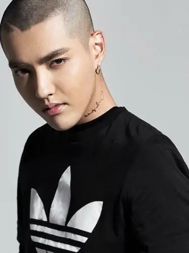 青年男生适合的短发 圆寸头6mm图片