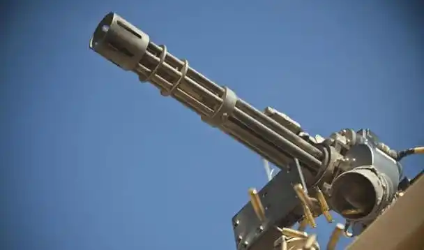 如果有10把加特林,拥有无限的弹药保障,生活在古代会不会无敌?