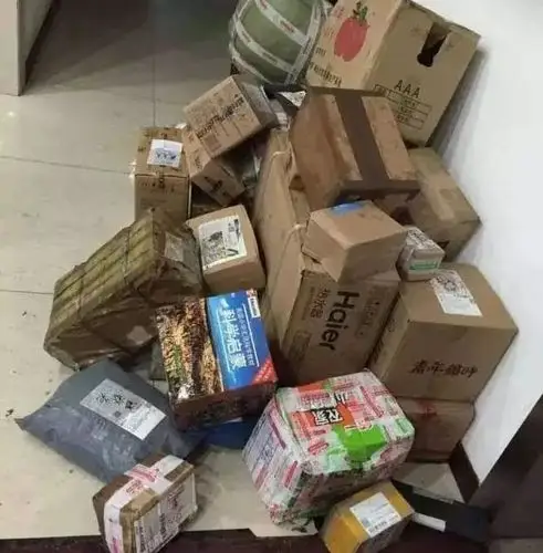 是双十一之后成堆的快递~今天我来和大家聊一聊~在火热的十一月,你