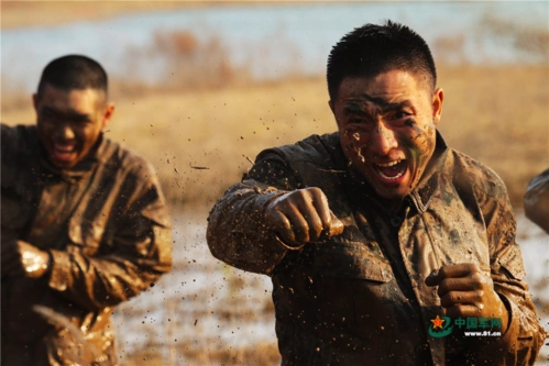 武警部队强军图集:用信念奏响强军战歌