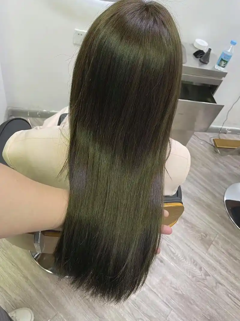 冷茶色.#高级感显白发色推荐 #济南染发 #生活微潮色 8. - 抖音
