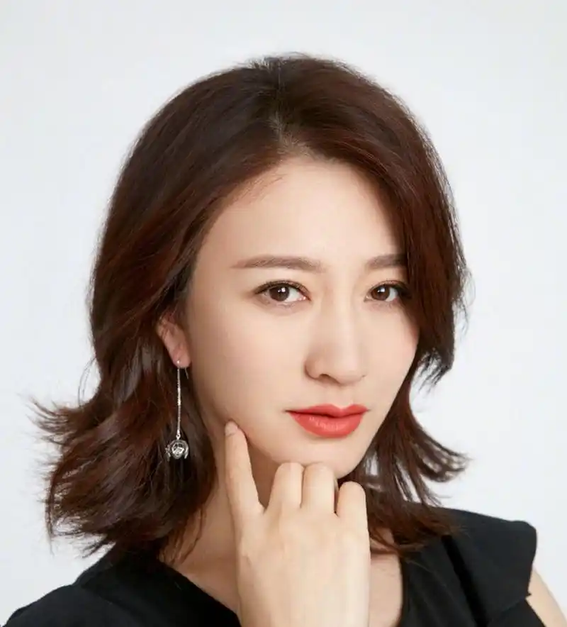 李小冉成熟个人魅力写真画报