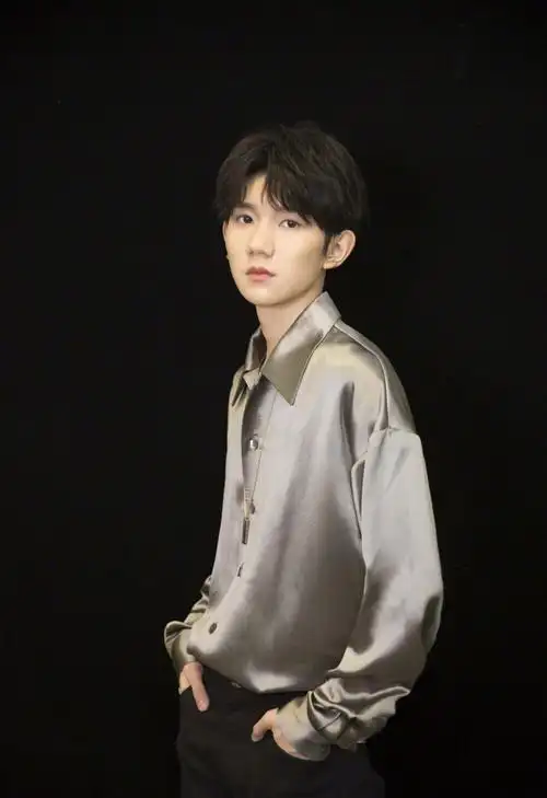 王源头像