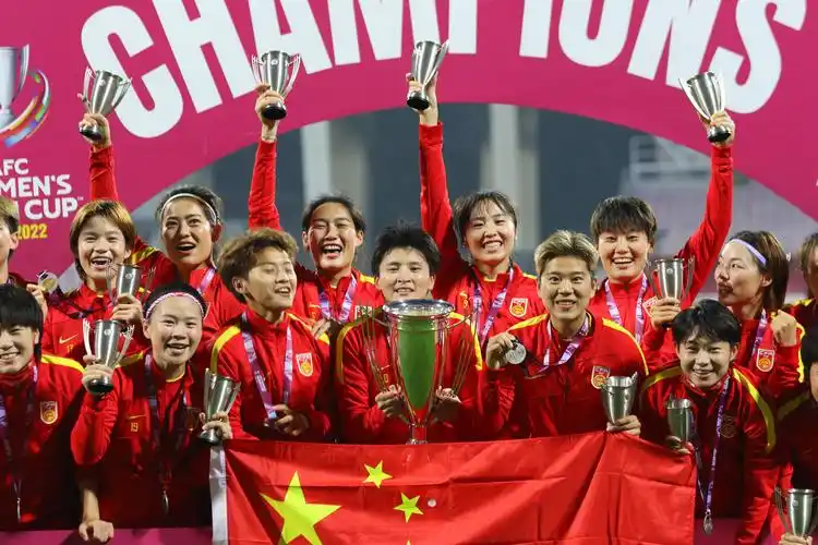 中国女足包机载誉回国将和男足一起在苏州隔离