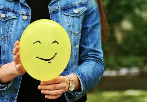 正能量励志可爱笑脸图片快乐的笑脸