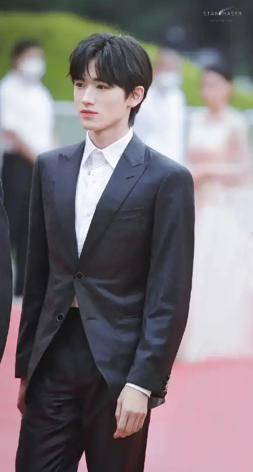 青年演员宋亚轩##时代少年团亮相北京国际电影节