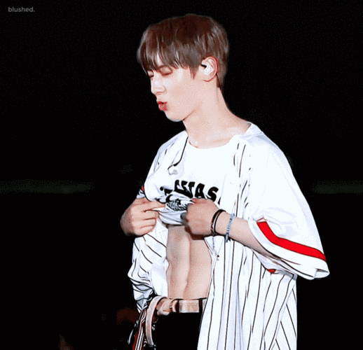 theqoo盘点拥有完美腹肌的韩国男爱豆们. 来自韩国me2day - 微博