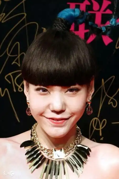 娱乐圈最丑的四位女明星,吴莫愁垫底,第一名简直名至实归啊!