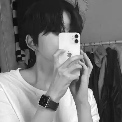 男头黑白真人头像高冷帅气图片