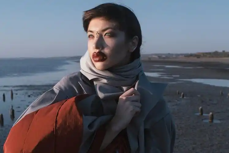 mojw_  2018年12月13日 16:00   关注  壁纸 背景图 欧美 复古 女头