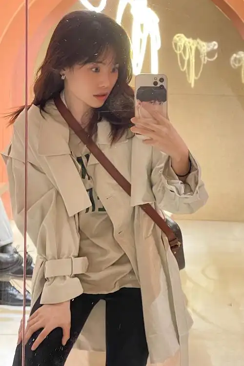 中长款纯色风衣