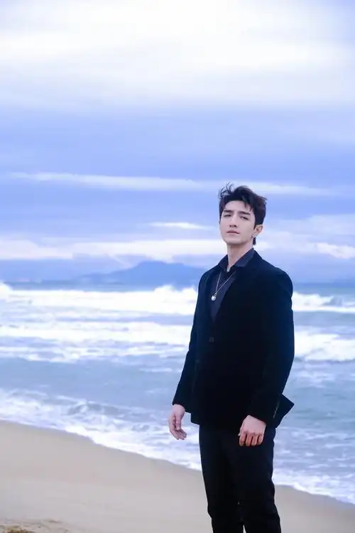 金瀚2022年库存写真大片!海是可以触碰的蓝天