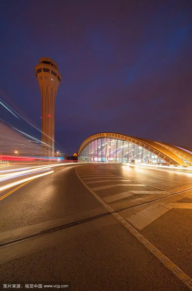 四川成都双流机场航站楼外观夜景