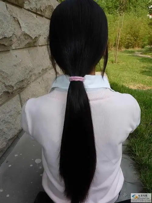 河南某高校大三女生超丰厚长发----------美的让人心醉