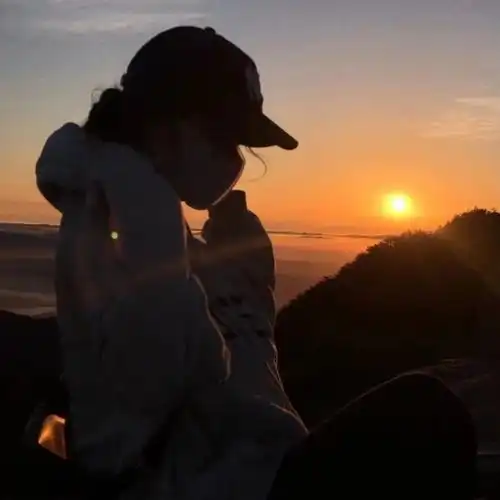 ins落日黄昏女生头像