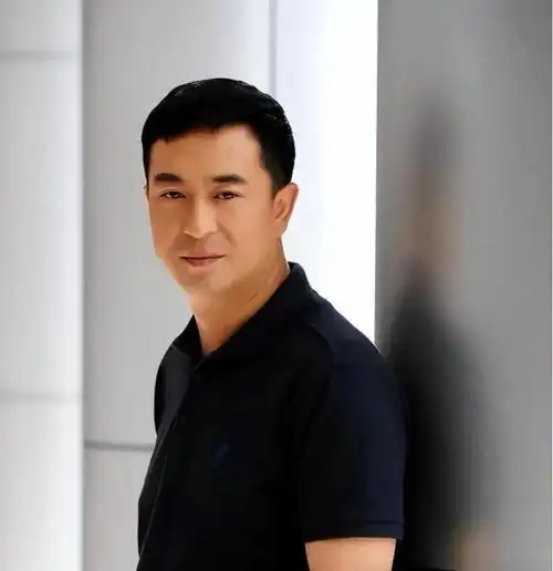 中国著名演员张嘉译传来最新消息!以后难以见到了!