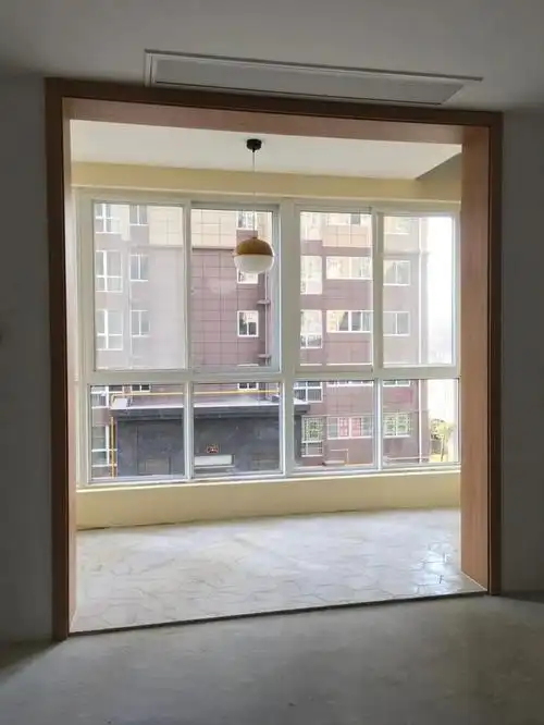 门洞包装成垭口,防撞耐用,美观高档!