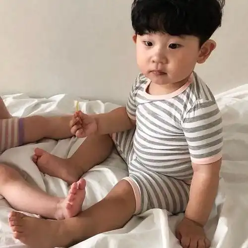 有没有金雪小朋友和其他男孩子的情头呀?