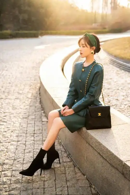 阚清子的复古风穿搭很时尚,绿色搭配清新又有活力 明星搭配 第9张