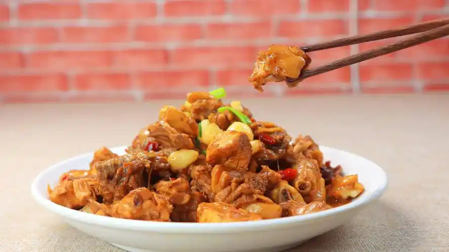 地道的农家小炒鸡学会这招不腌制不焯水下锅一炒入味又鲜嫩