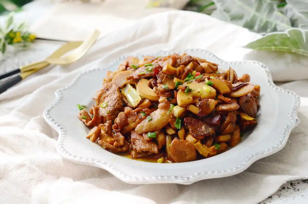 竹笋炒五花肉:脆嫩可口,味道鲜美,营养丰富,值得拥有