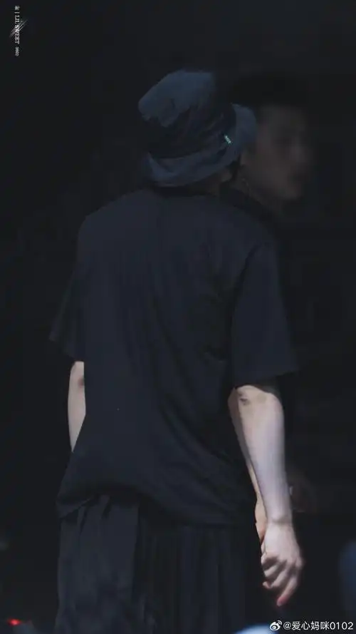 酷boy的背影#蔡徐坤