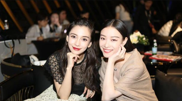 感情好angelababy晒倪妮比心表情包为其庆生