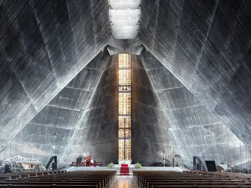 神圣的现代主义教堂空间设计