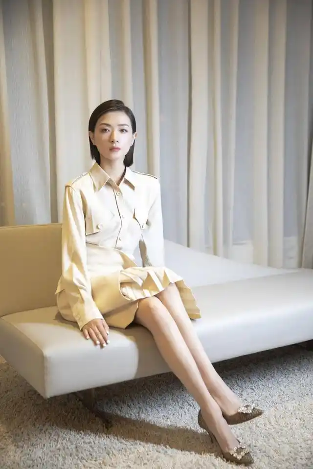 万茜造型太时髦帅气风格难以复制简直是走上穿搭进阶之路