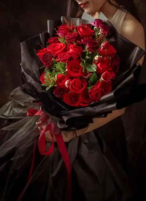 送女朋友别只认识玫瑰花,了解这几种花卉品种也很适合浪漫的爱情