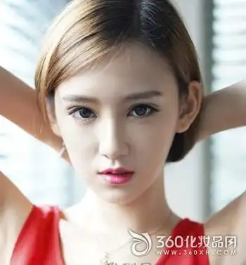 带给你独特女人味的短发直发发型