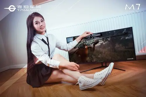 泰坦军团c35sk吃鸡外拍美女图