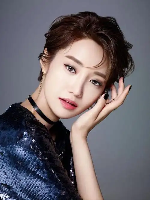 精美图集短发女神高俊熙