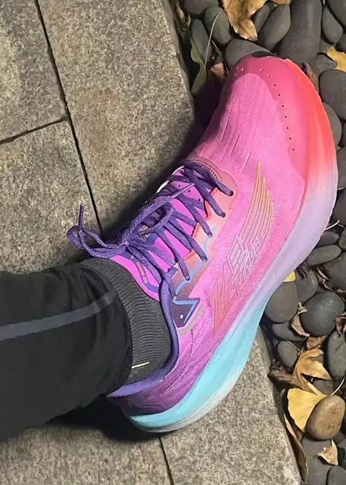 乔丹跑鞋怎么样 乔丹飞影pb跑步鞋_什么值得买