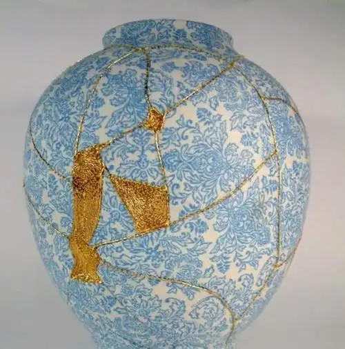 金缮用金粉修复破损陶器的百年技艺值得传承