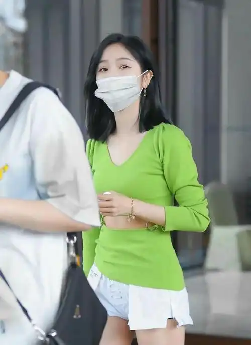吴宣仪夏季穿搭曝光美颜滤镜修图后绿色竟然分这么多种