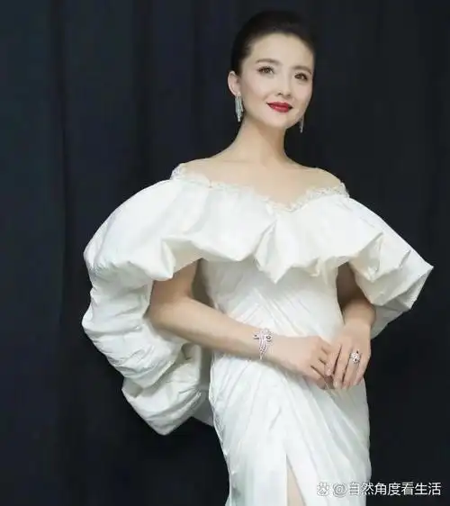 孙茜:演技派却未爆红,孙红雷力挺堂妹,娱乐圈中的独特存在 孙茜,一个