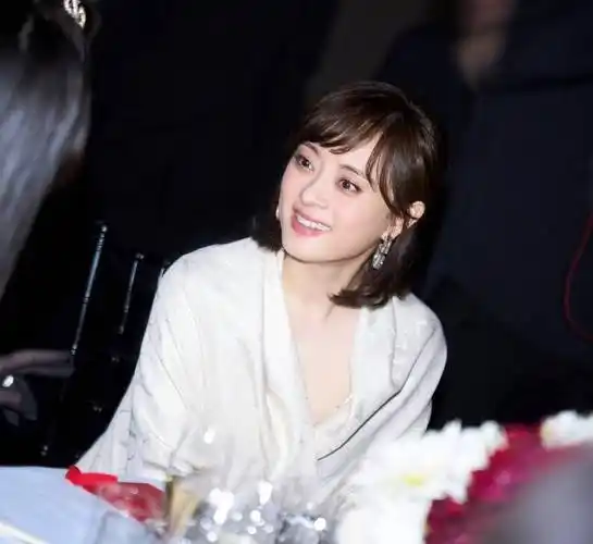 换发型如换脸?41岁孙俪颜值狂飙,活动生图超级美,气质像豪门阔太